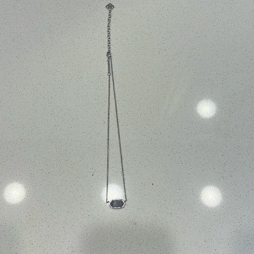Kendra Scott pendant necklace